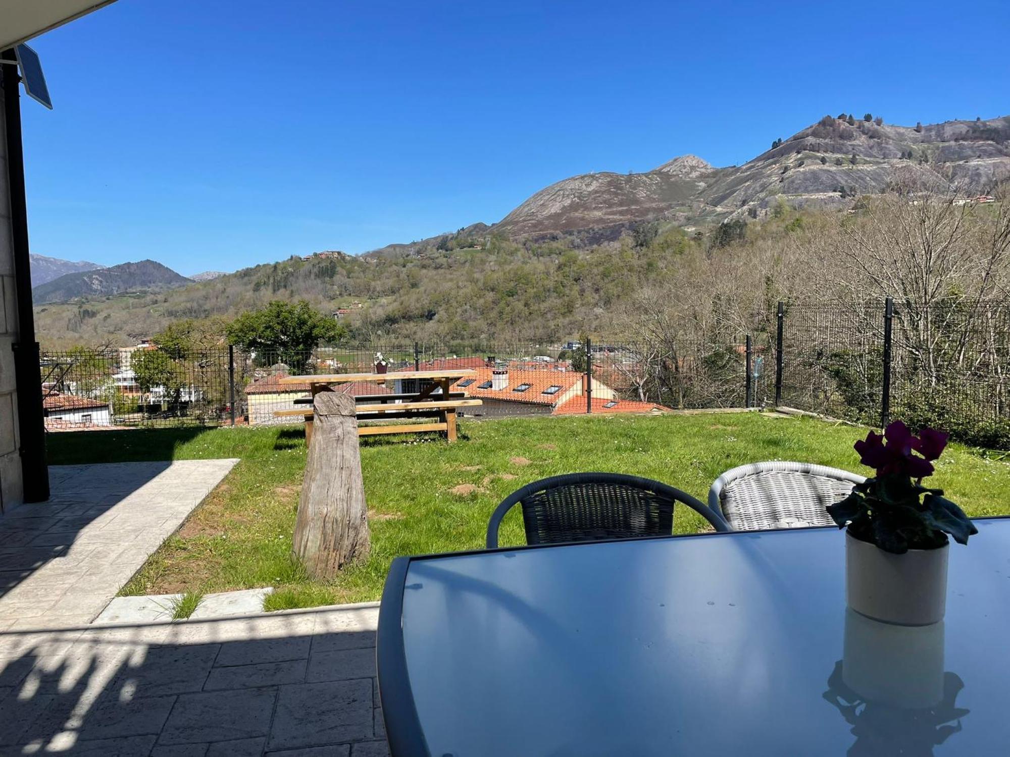 Apartamento Cangas Relax Cangas de Onís Exterior photo